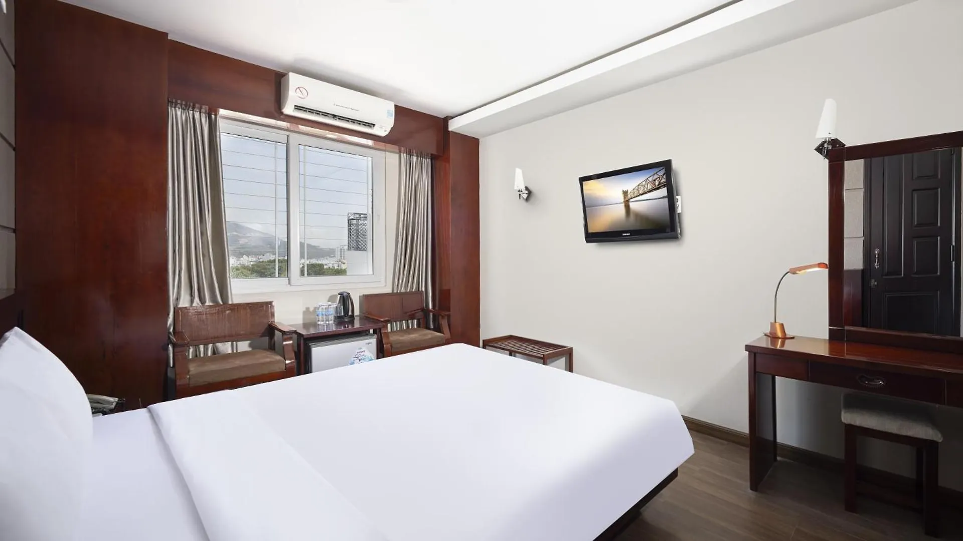 Wintersea Hotel Нячанг