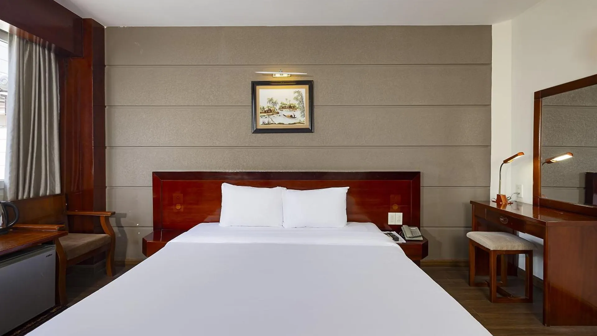 Wintersea Hotel Нячанг