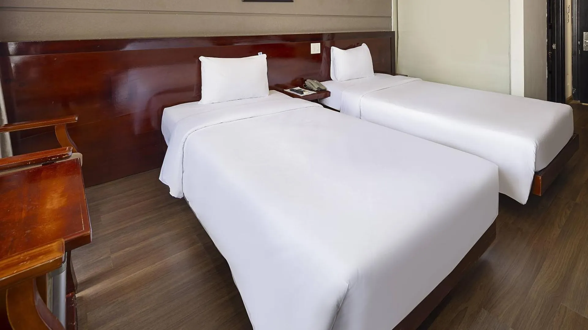 Wintersea Hotel Нячанг