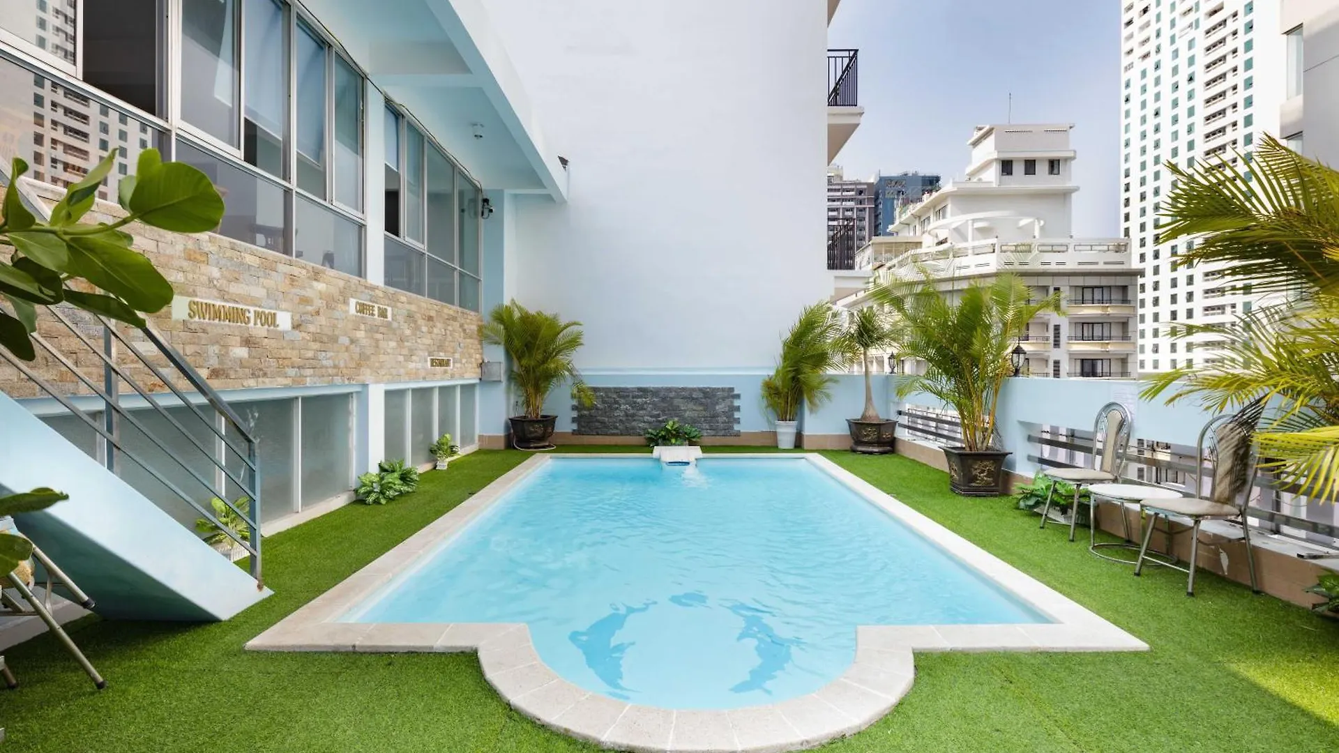 Wintersea Hotel Нячанг